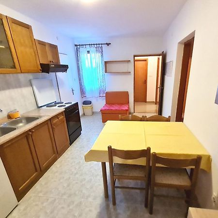באסקה Mirjana F Apartaments מראה חיצוני תמונה