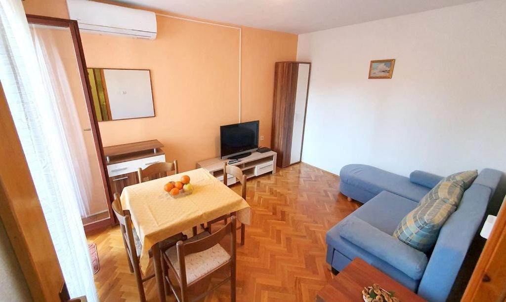 באסקה Mirjana F Apartaments מראה חיצוני תמונה