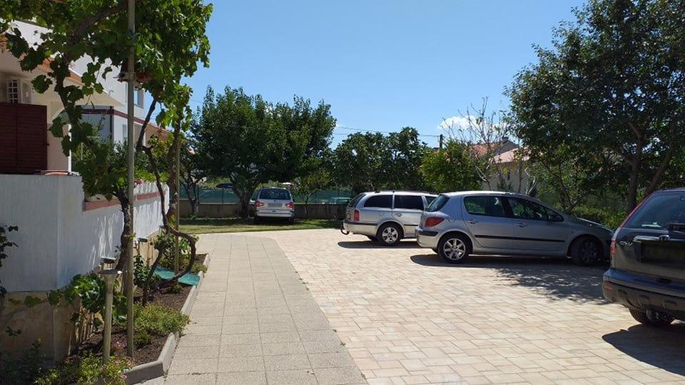 באסקה Mirjana F Apartaments מראה חיצוני תמונה
